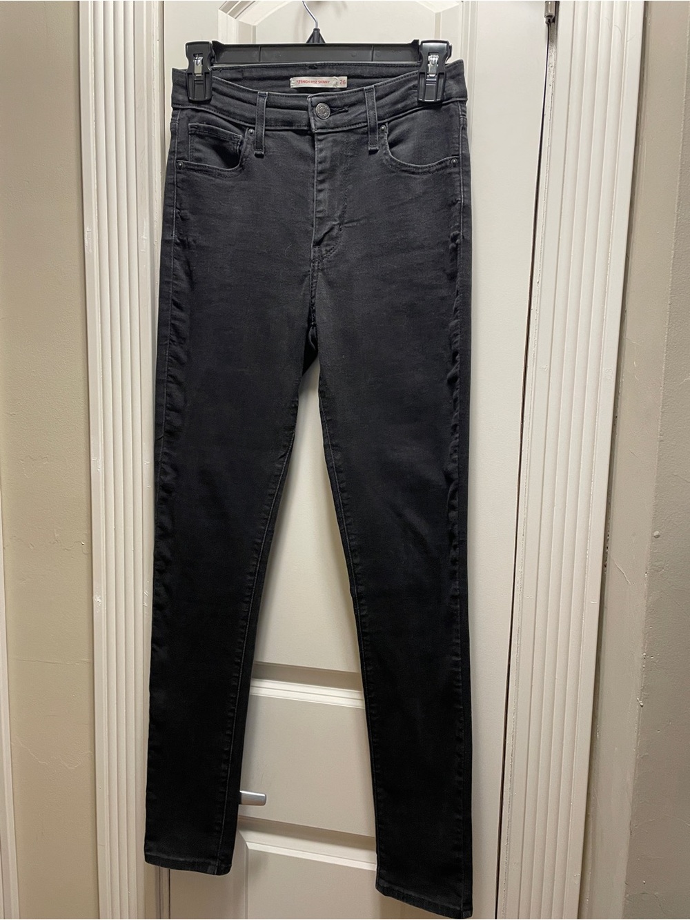 LEVIS GENTLY WORN 721 HIGH RISE SKINNY JEANS